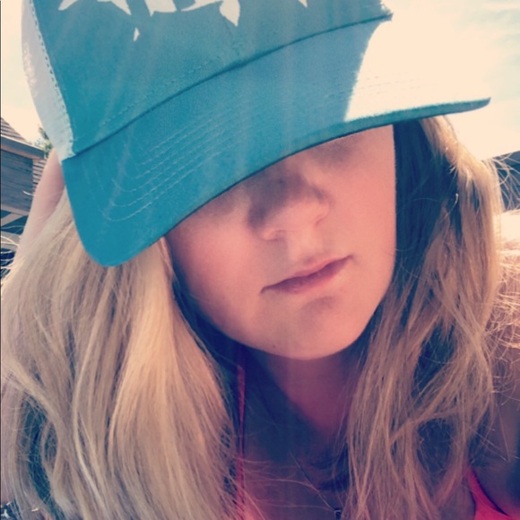 Meet your Posher, Stephanie - Picture 1 of 1